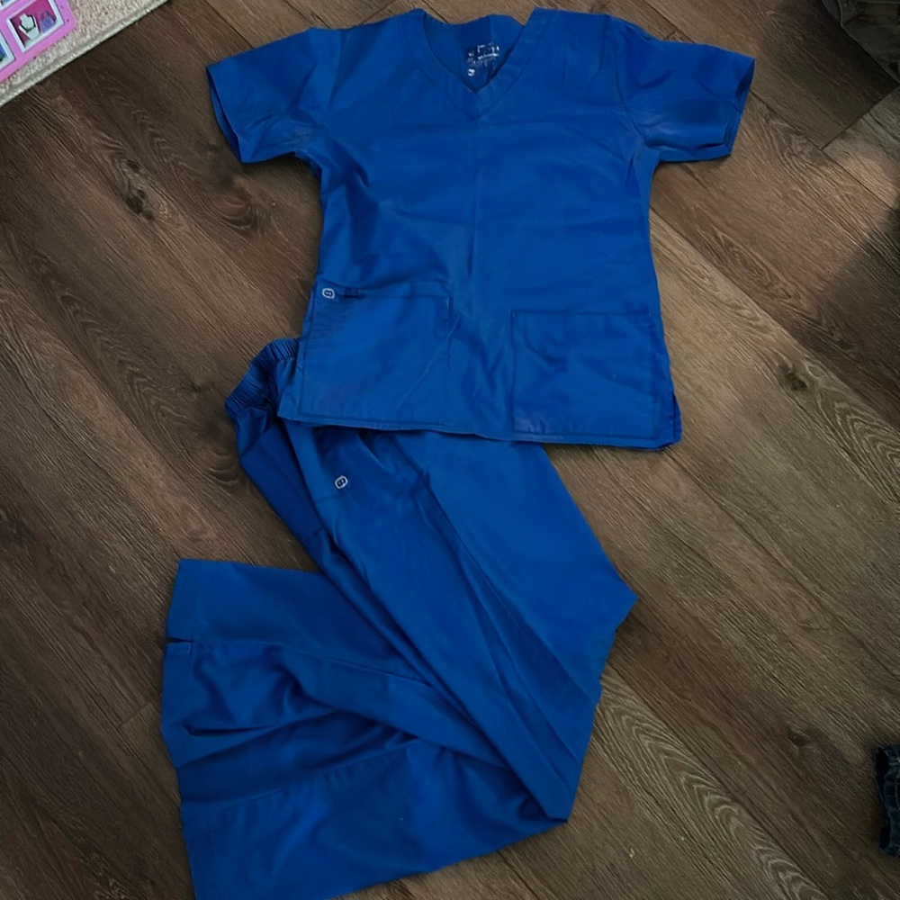 Women’s scrub set